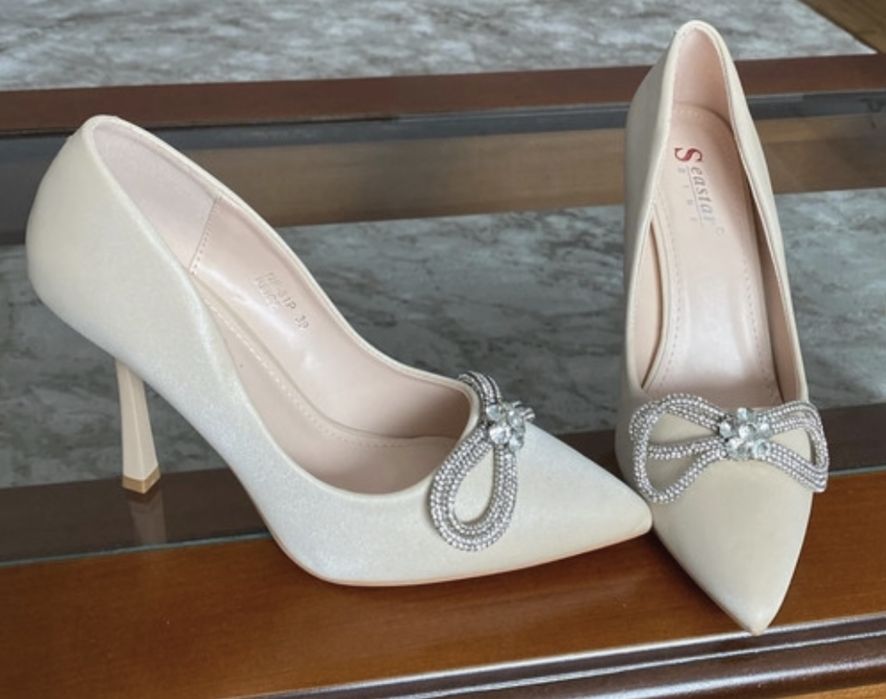 Pantofi cu toc marimea 39