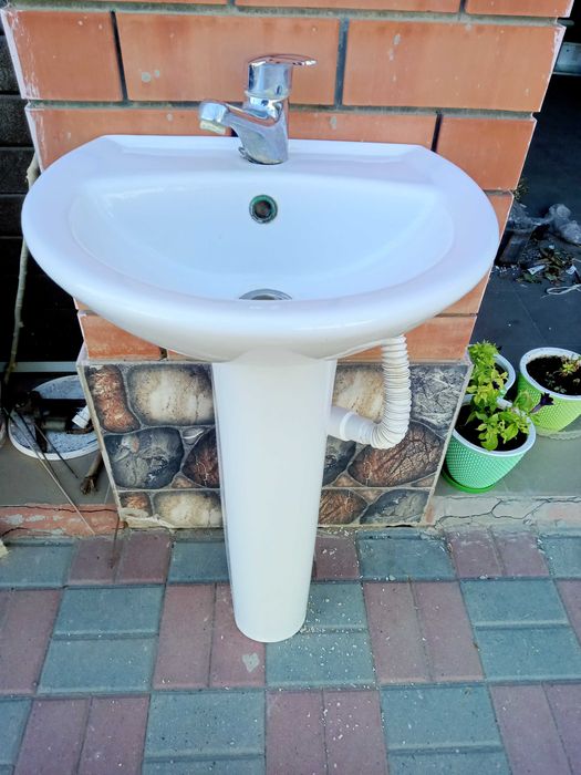 Продам раковину с педьесталом