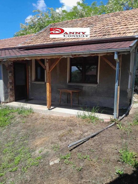 Продава се Къща в с. Крамолин, Област Габрово - 100 кв.м за 230 €/кв.м - Снимка #1