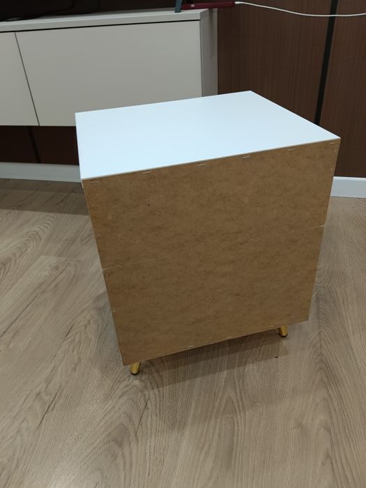 Тумбочка для спальний