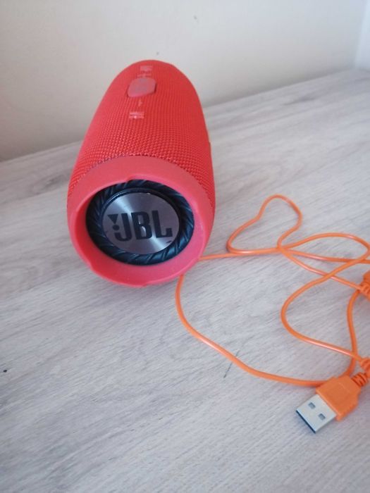 Преносима Тонколонка charge3