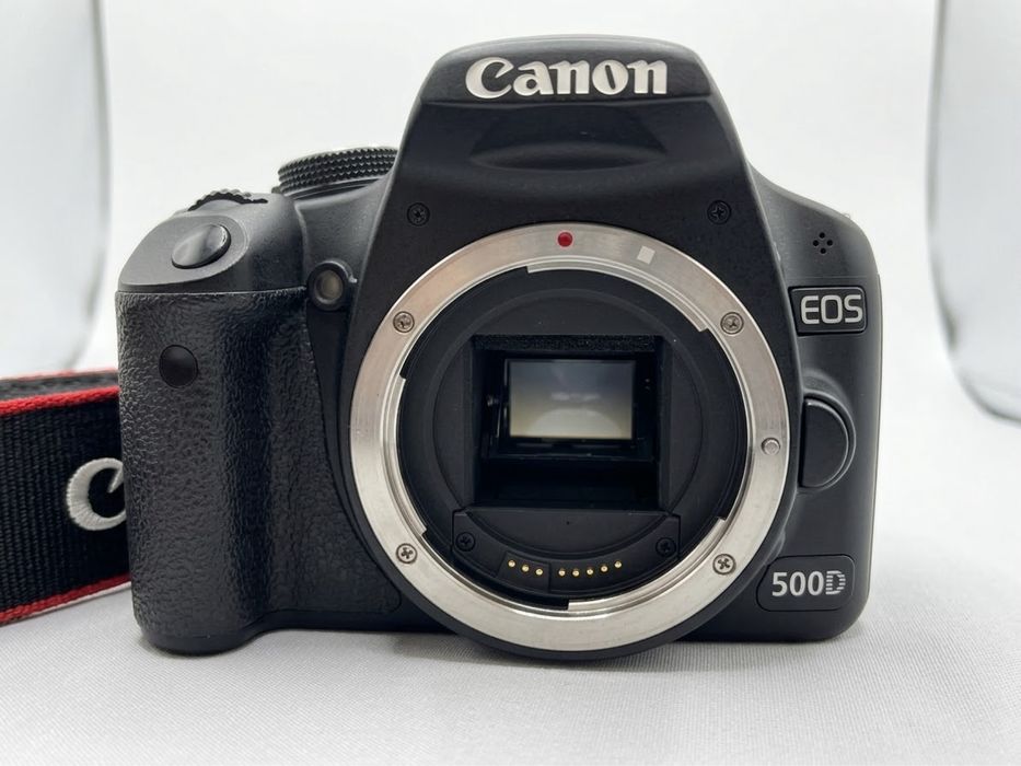 Продавам фотоапарат Canon EOS 500D – пълен комплект с обективи, светкавица и аксесоари