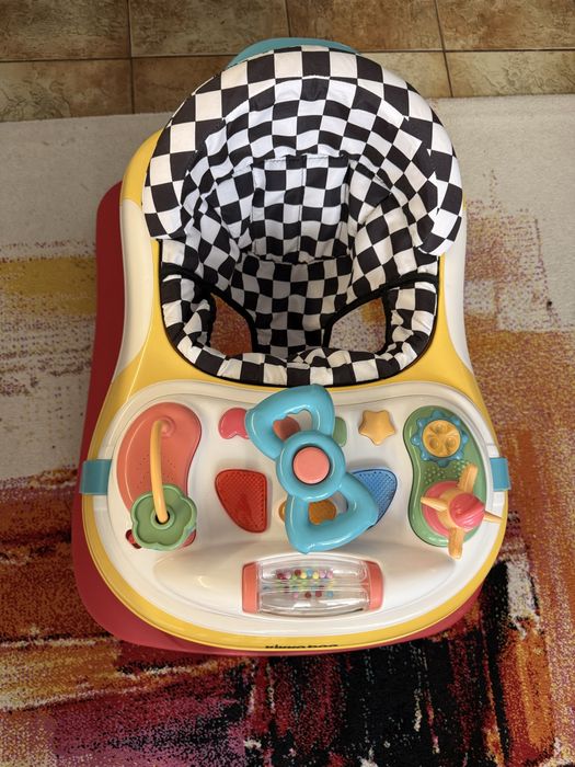 Бебешка проходилка - паяк