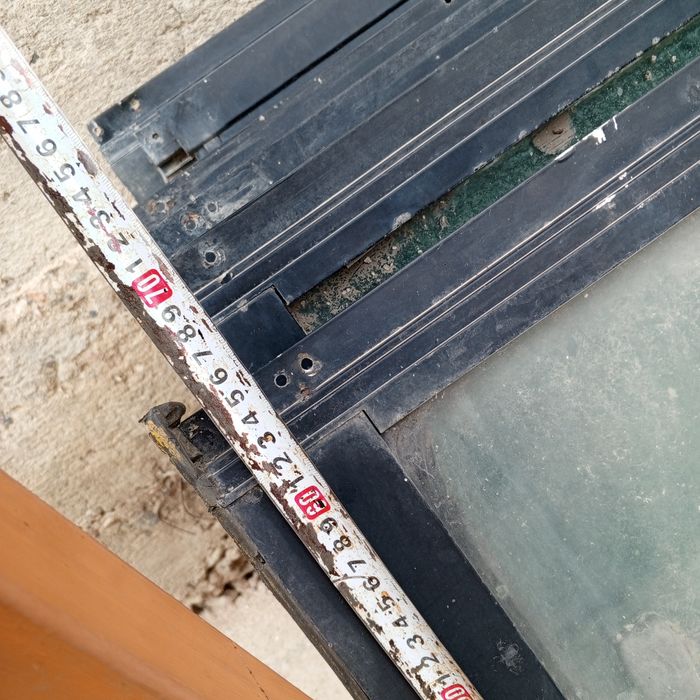 Окна с рамой от автобуса