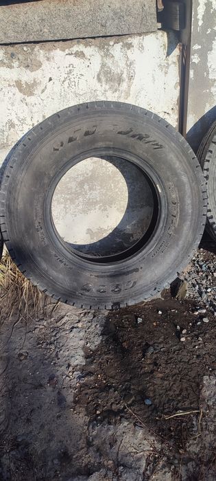 Срочно продам летние покрышки