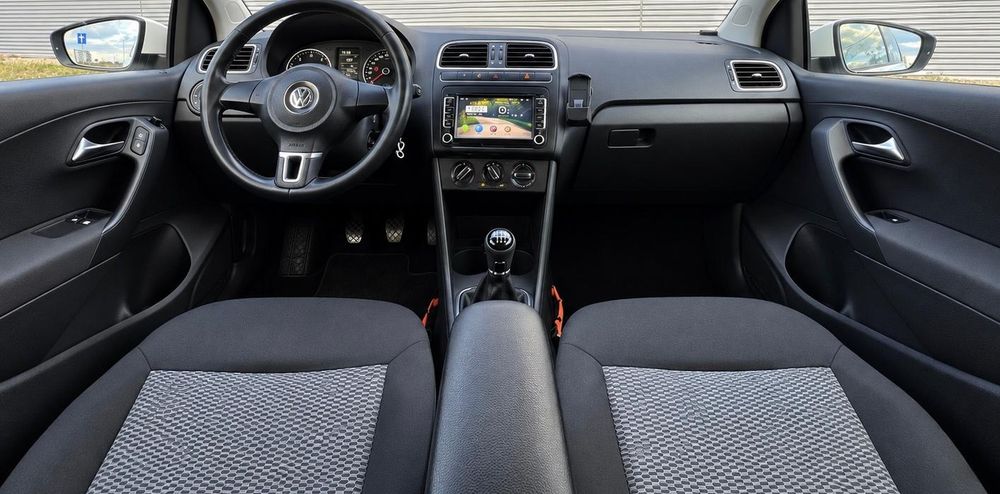 VOLKSWAGEN Polo 2012 — imagine 3