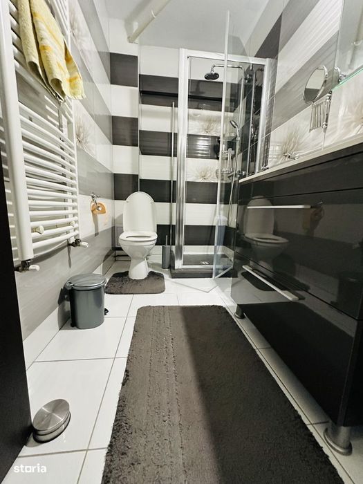 Apartament 3 camere Tg. Cucu-Podu de fier la bulevard