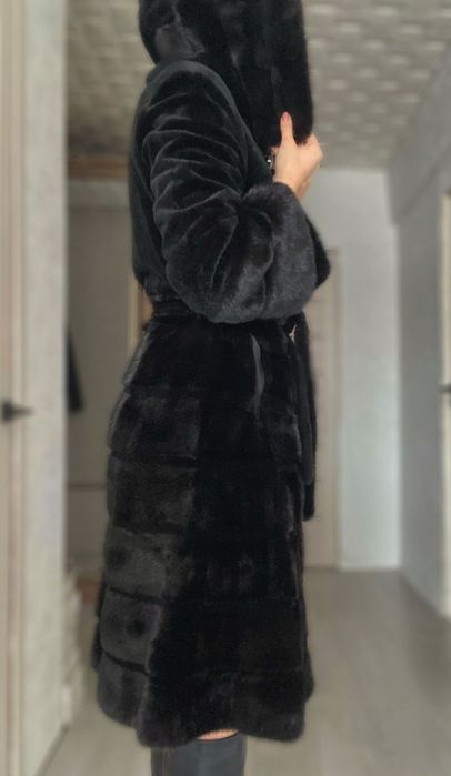 Продам норковую шубу