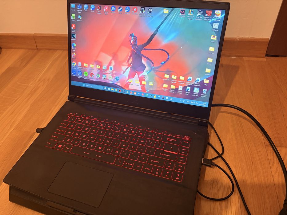 Laptop Gaming MSI - 1650 Ti, i5, 16GB RAM