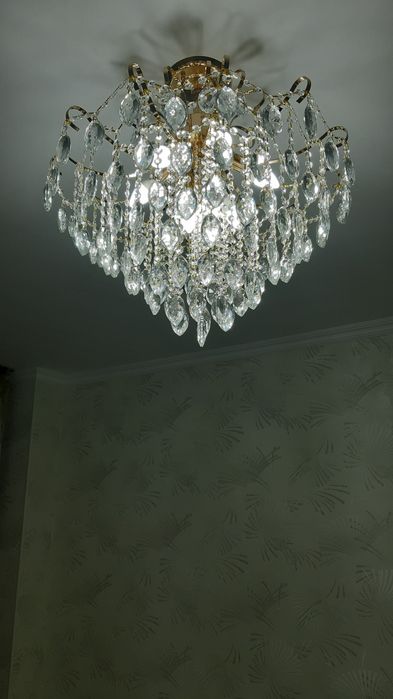 Продается люстра