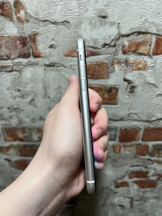 Айфон 11 белый Продам