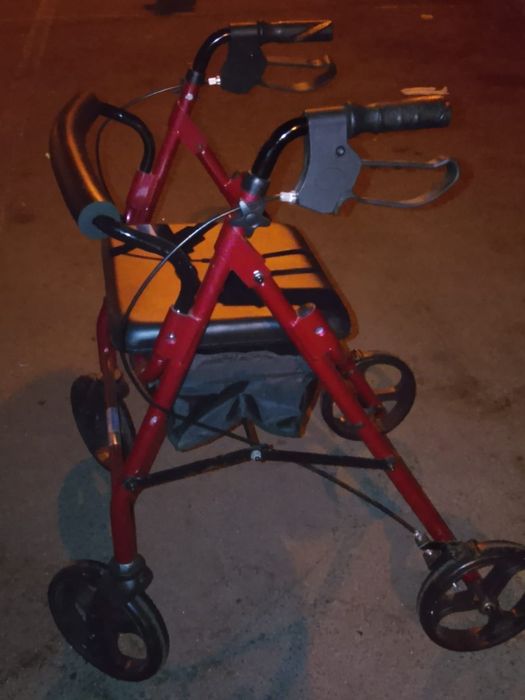 Vand cadru persoane cu dizabilitati