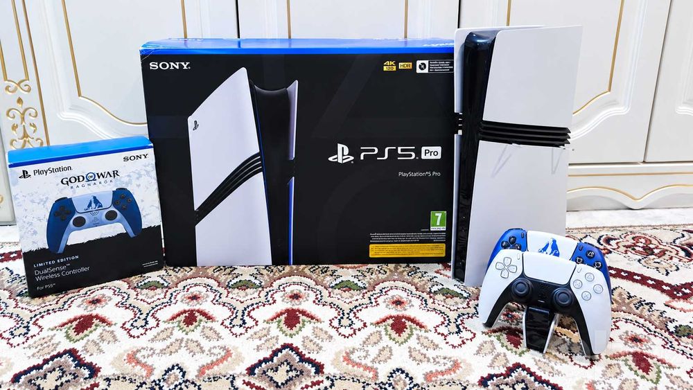 PlayStation 5 Pro 2 TB, взлом версия 10.40, 2 джойстика и док-станция.