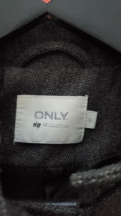 Дамско сако -късо вълнено