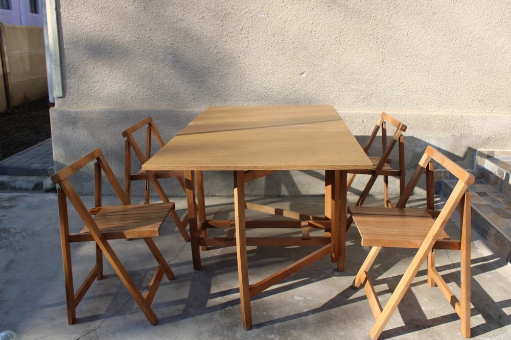 Vând masă plus 4 scaune