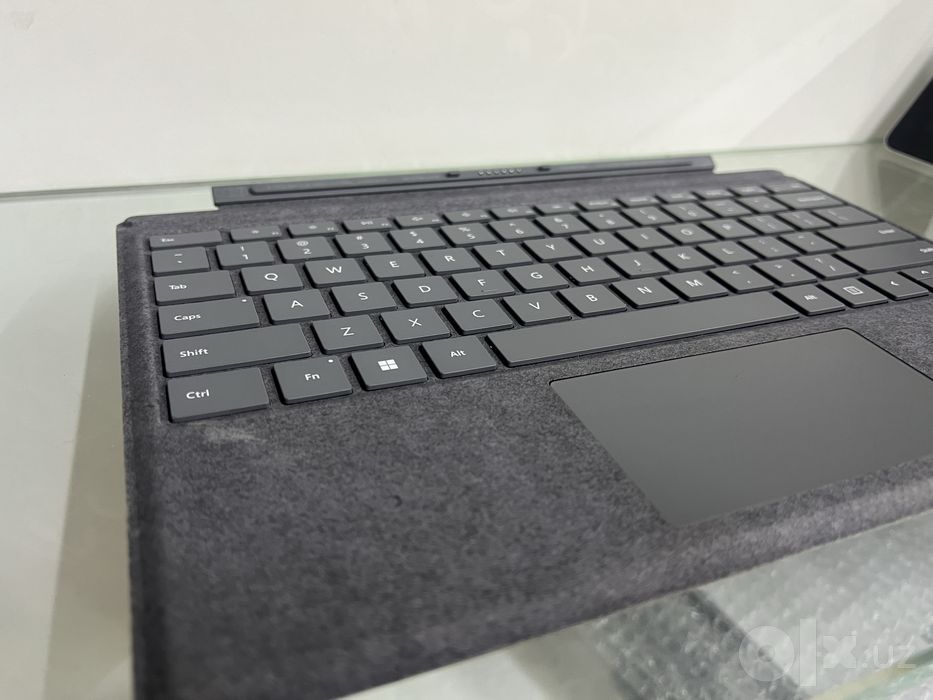 Surface Pro клавиатура с подсветкой оригинал microsoft