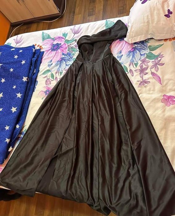 Vând rochie purtata o singura data