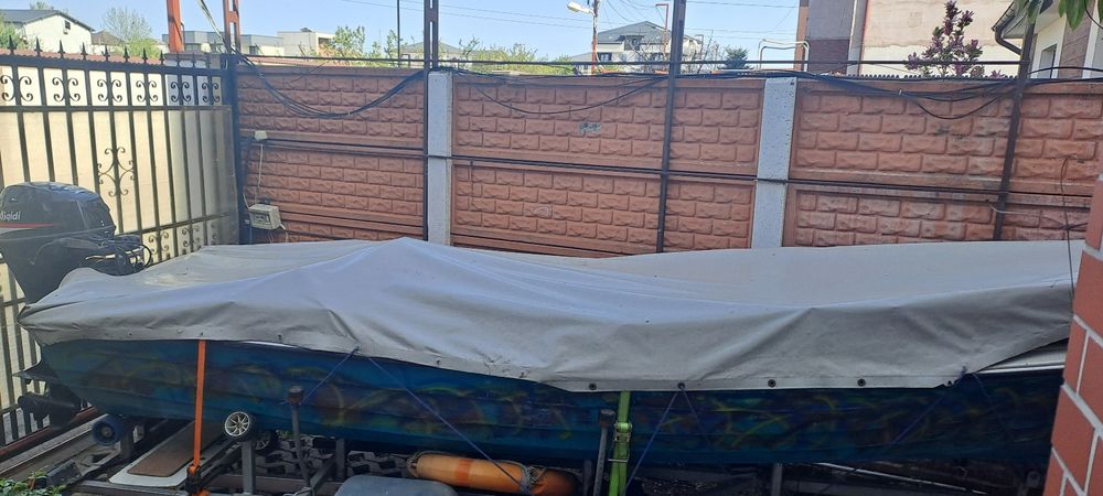 Barca+Motor 20CP+Peridoc=5100 EURO