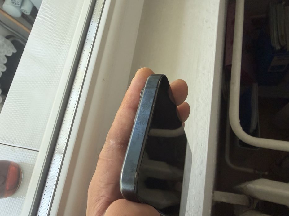 Iphone 15 pro se vinde