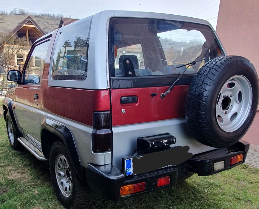 Vând-Daihatsu Feroza !