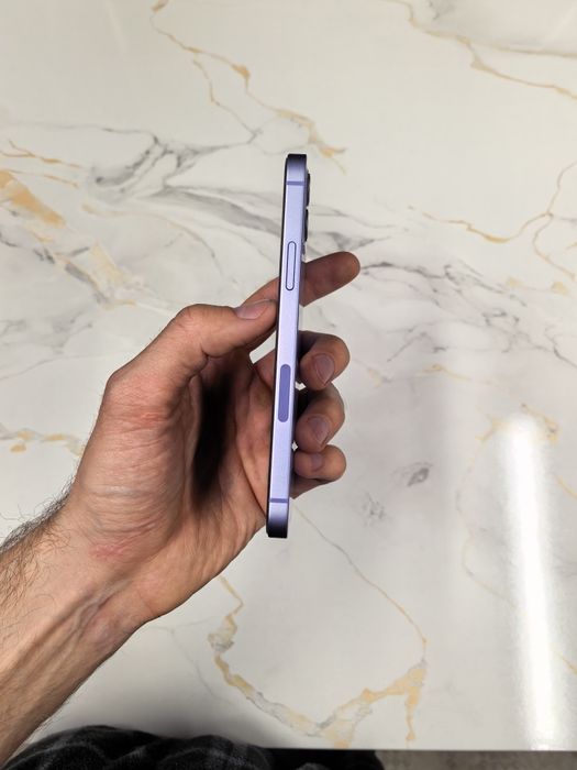 Продам iPhone 12 на 256 gb в идеале