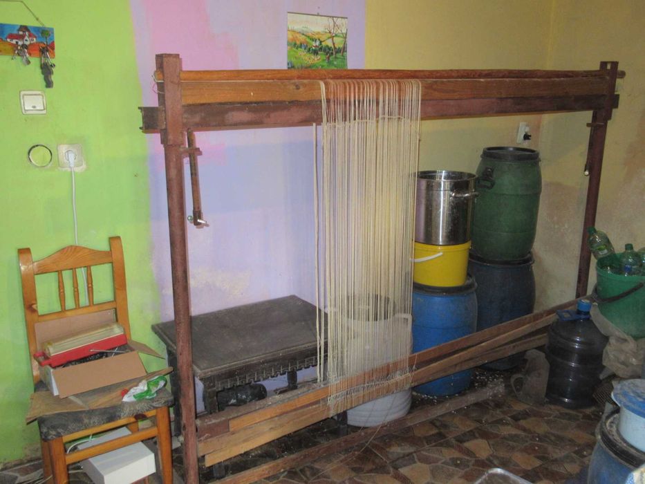 Вертикален метален тъкачен стан