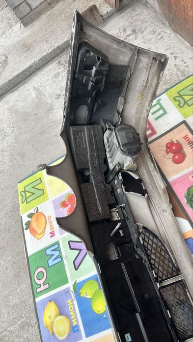 Продам бампер MERCEDES W210