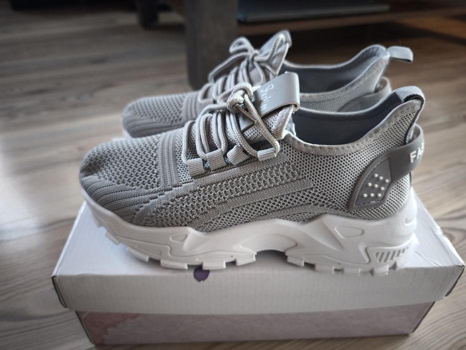 Маратонки 37 номер