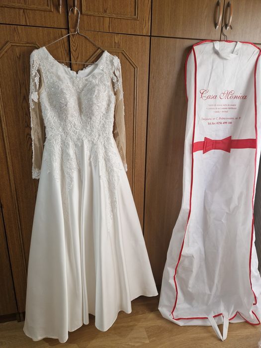 Vând rochiță de mireasa purtată o singura dată.