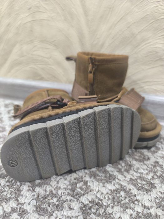 Продам  детские угги(натуралка)