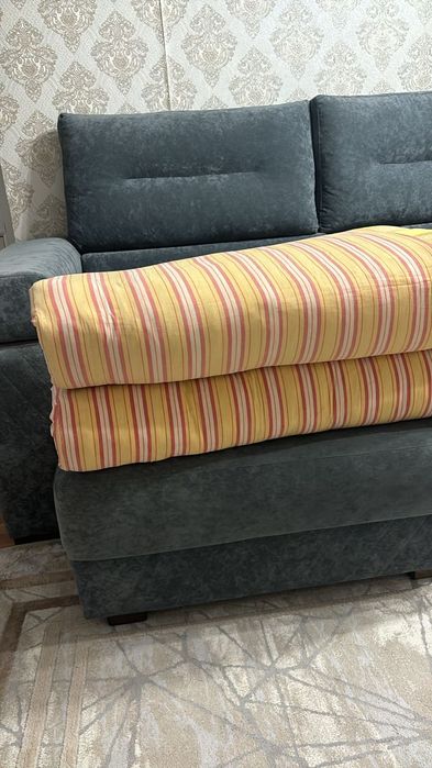 Подушки пухово-перьевые  4 шт, матрацы двухместные 2 шт.,