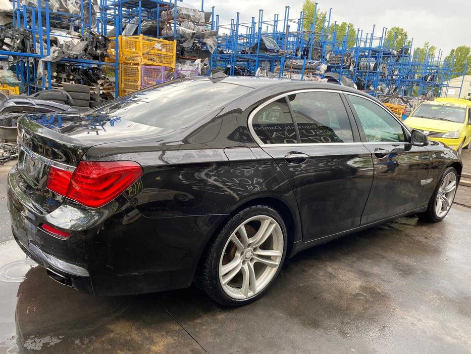 Dezmembrez bmw seria 7 f01 m-pachet/740 m-pack/bara f01 M/far adaptiv/