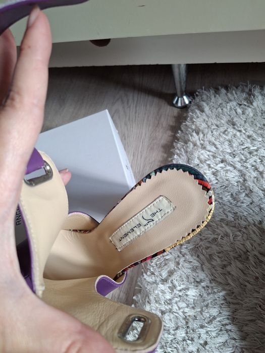 Vând sandale firma: the 5th element