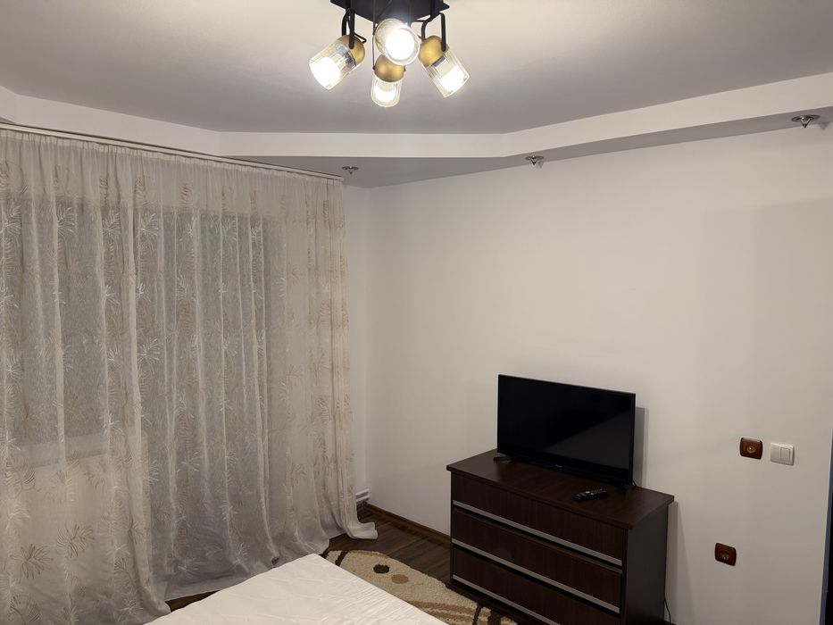 Închiriez apartament 2 camere ULTRACENTRAL