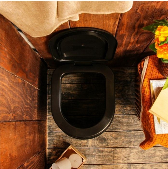 Туалет дачный пластик