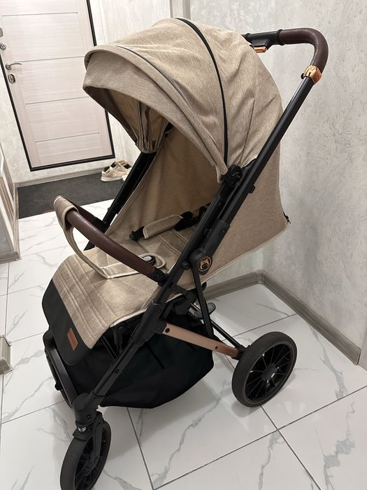 Коляска прогулочная