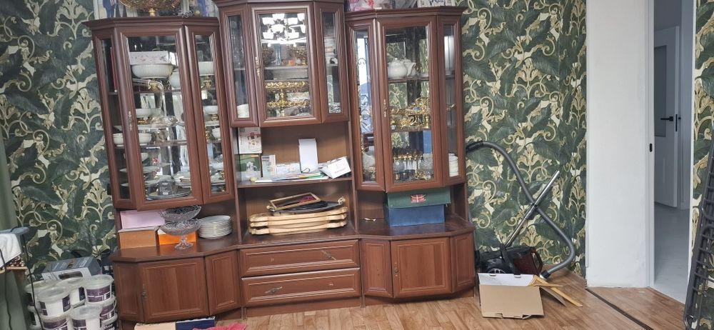 Шкаф сатылады залга