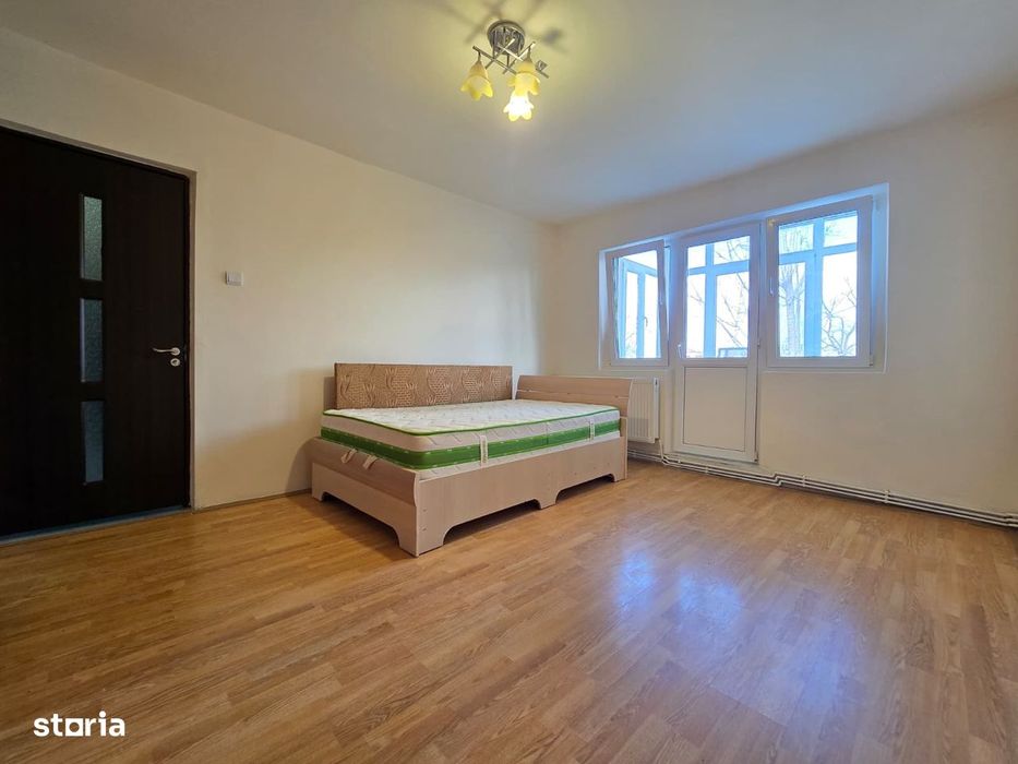 Apartament 2 camere, 42 mp, etaj 2/4, Mircea cel batran