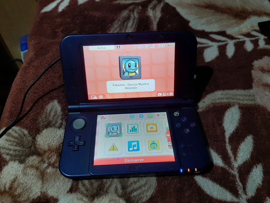 Vând New Nintendo 3ds XL blue în stare bună estetică