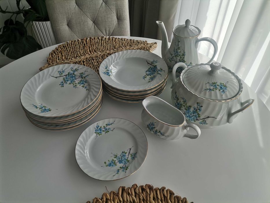 Красив комплект с позлата - стар български порцелан