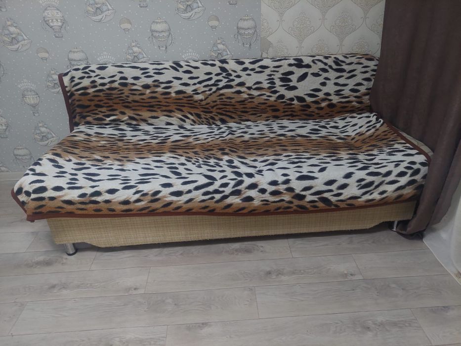 Отдам даром 4 небольших дивана, самовывоз