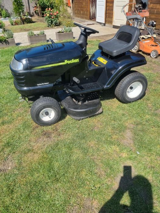 Tractor pentru tuns gazonul electric Electrolux Poulan