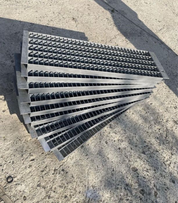 Trepte zincate galvanizate