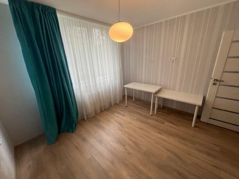 Тристаен апартамент под наем в ж.к. Стрелбище, 2226834