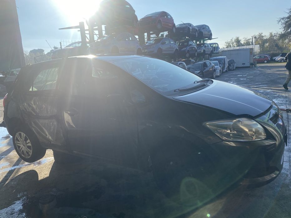 Тойота Auris 1.3i. На Части!!!