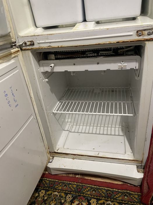 Продам два холодильника