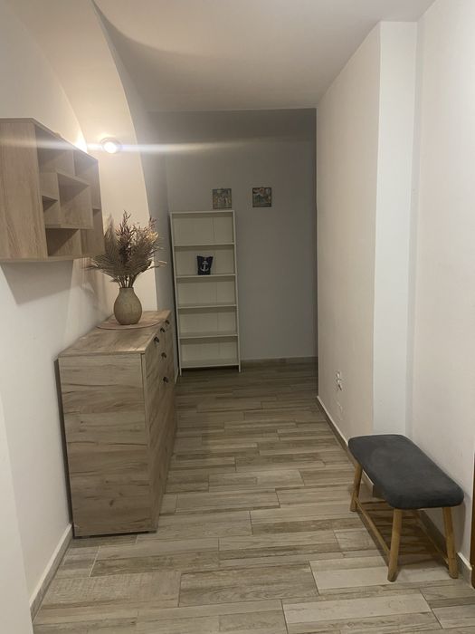 Inchiriez apartament 3 camere