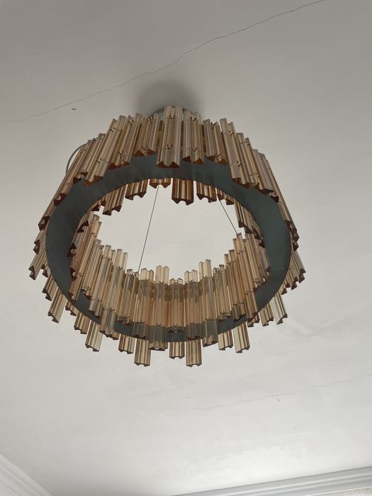 Продам люстру в отличном состоянии!