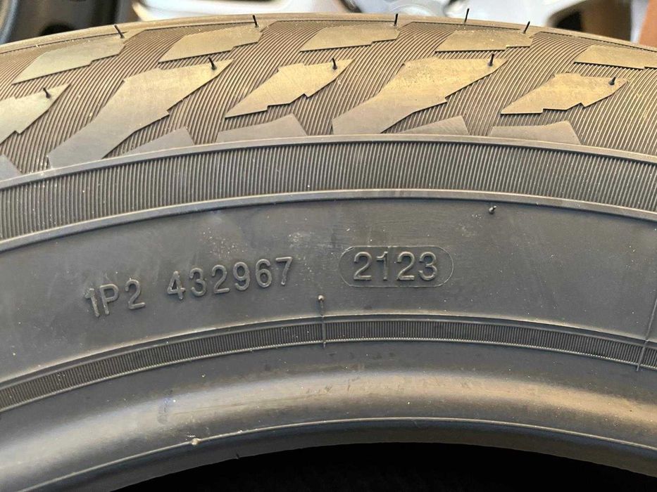 Anvelopa 215/65/16  Nokian snowproof1- profil de iarna
