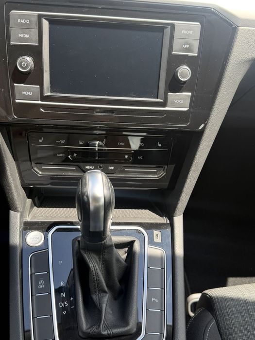 Volkswagen Passat Volkswagen Passat Comfortline, motorizare 1.5 TSI ACT 150 CP